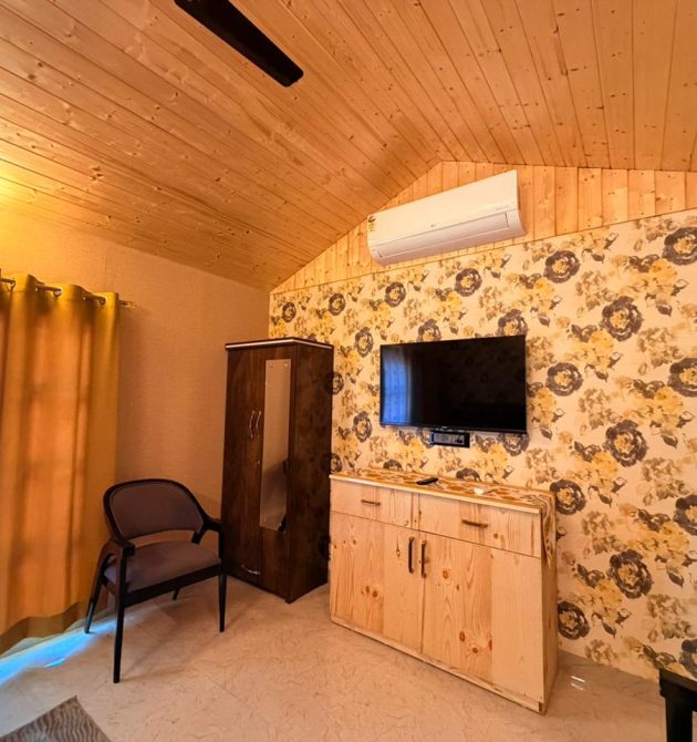 Jasmine Super Deluxe Jacuzzi Cottage (10)