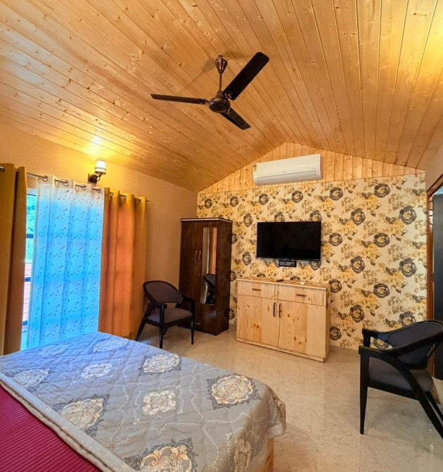 Jasmine Super Deluxe Jacuzzi Cottage (13)