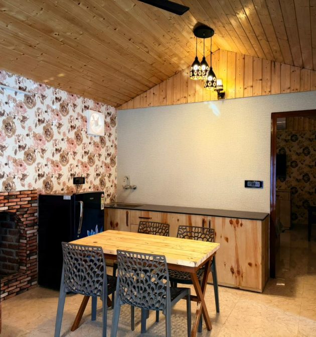 Jasmine Super Deluxe Jacuzzi Cottage (18)