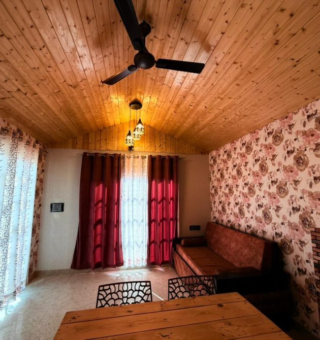 Jasmine Super Deluxe Jacuzzi Cottage (8)